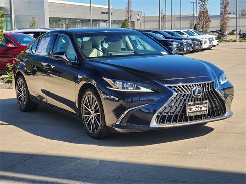 Used 2022 Lexus ES 250 w/ Premium Package image 3