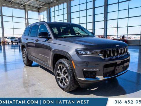 Used 2024 Jeep Grand Cherokee L Limited w/ Luxury Tech Group II image 34