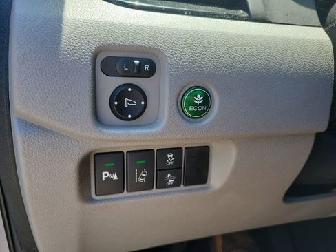 Used 2016 Honda Pilot Touring image 30