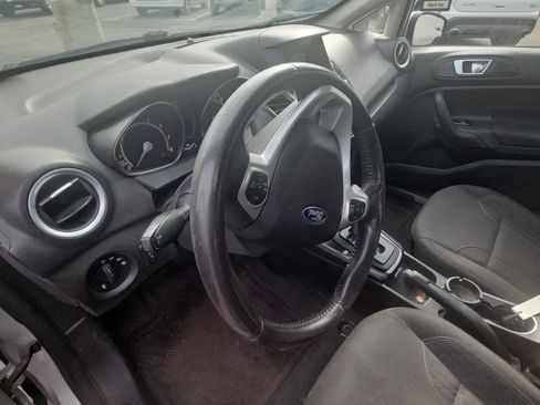 Used 2016 Ford Fiesta SE w/ Equipment Group 201A FWD image 2