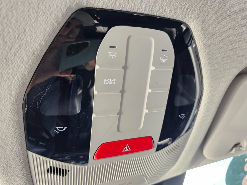 Used 2025 Kia K4 FWD image 32