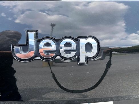 Used 2023 Jeep Grand Cherokee L Limited w/ Luxury Tech Group II AWD/4WD image 31