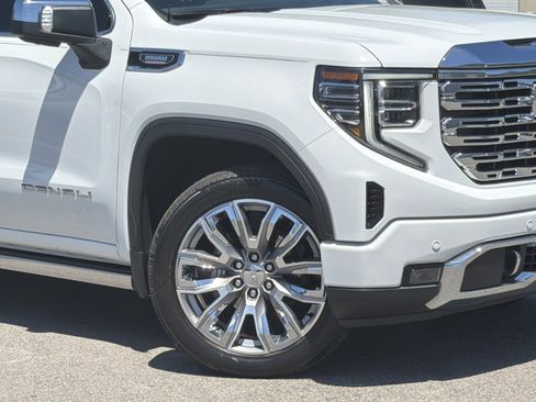 Used 2023 GMC Sierra 1500 Denali w/ Denali Reserve Package AWD/4WD image 3