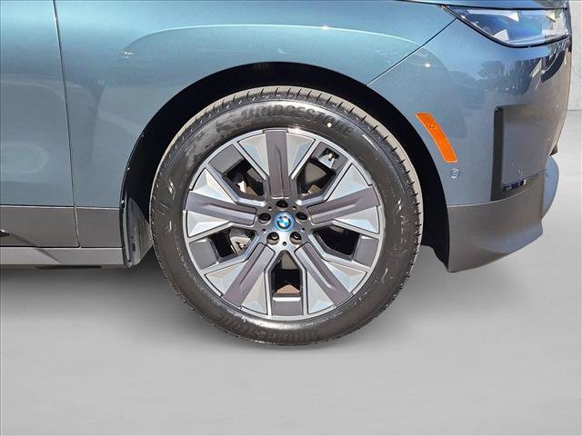 Used 2024 BMW iX xDrive50 w/ Premium Package AWD/4WD image 25