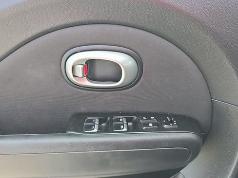 Used 2018 Kia Soul + FWD image 21