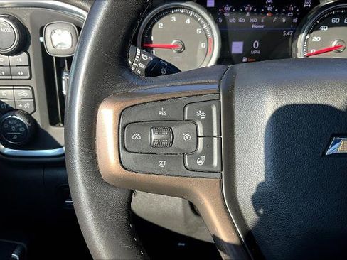 Used 2022 Chevrolet Silverado 1500 High Country w/ Technology Package image 12