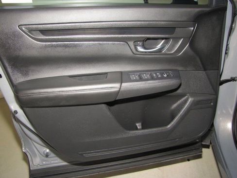 Certified 2025 Honda CR-V LX image 9