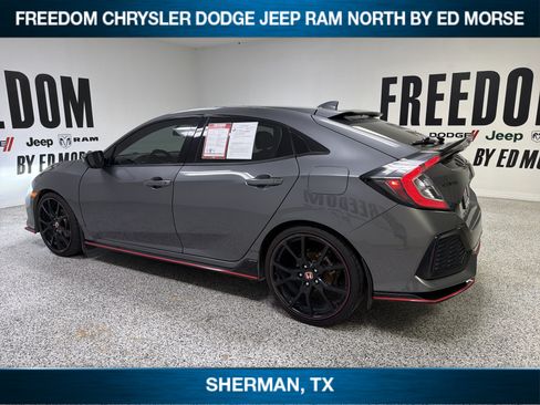 Used 2017 Honda Civic Sport image 6