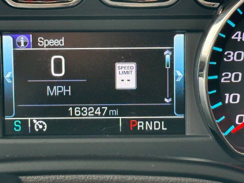 Used 2019 GMC Yukon XL SLT w/ Open Road Package image 18