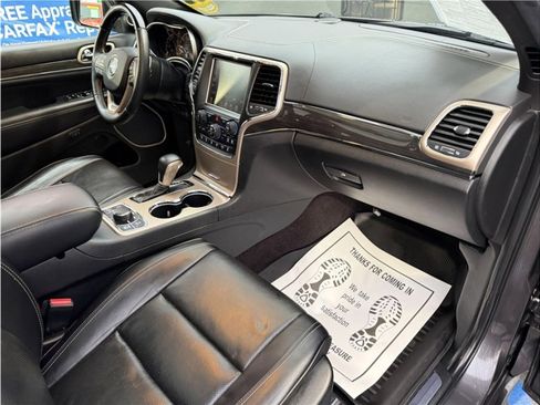 Used 2017 Jeep Grand Cherokee Overland w/ Jeep Active Safety Group image 33