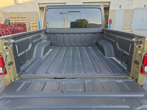 New 2026 Jeep Gladiator Sport AWD/4WD image 11