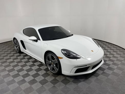 Used 2024 Porsche 718 Cayman image 9