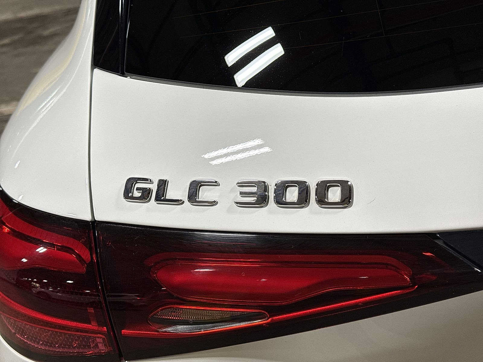 Used 2024 Mercedes-Benz GLC 300 4MATIC image 25