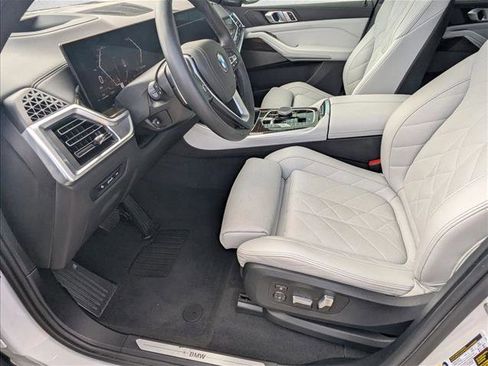 Certified 2024 BMW X5 xDrive40i w/ Premium Package image 17