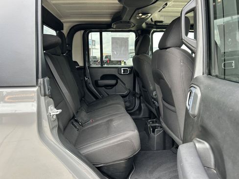 Used 2022 Jeep Gladiator Sport AWD/4WD image 26