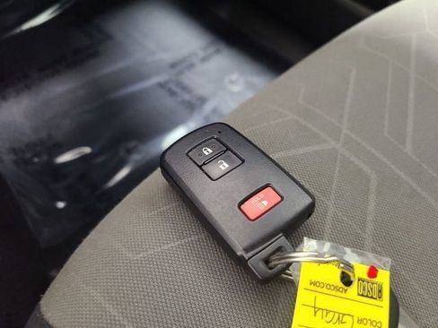 Used 2023 Toyota Tacoma TRD Off-Road AWD/4WD image 33