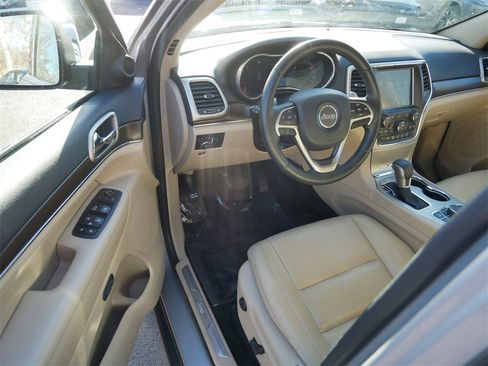 Used 2017 Jeep Grand Cherokee Limited w/ Trailer Tow Group IV image 21