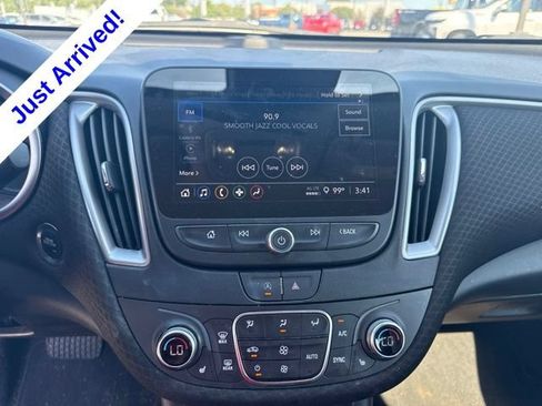 Used 2025 Chevrolet Malibu LT FWD image 10