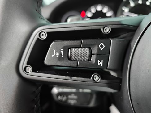 Used 2022 Porsche 911 Carrera 4S w/ Sport Package image 21