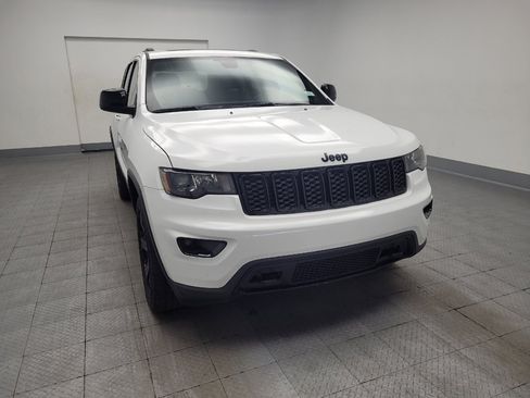 Used 2018 Jeep Grand Cherokee Laredo AWD/4WD image 14