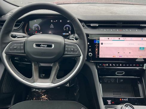 New 2026 Jeep Grand Cherokee Altitude image 12