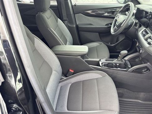 Used 2024 Chevrolet TrailBlazer LS w/ LS Convenience Package FWD image 26