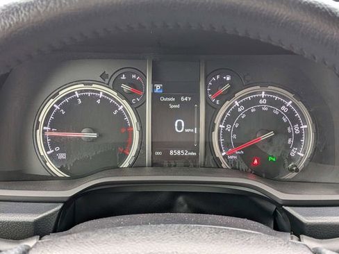 Used 2022 Toyota 4Runner Limited AWD/4WD image 29