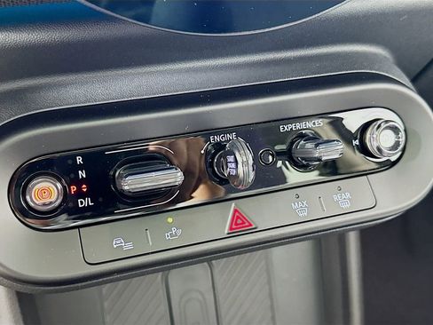 Certified 2025 MINI Cooper S image 15