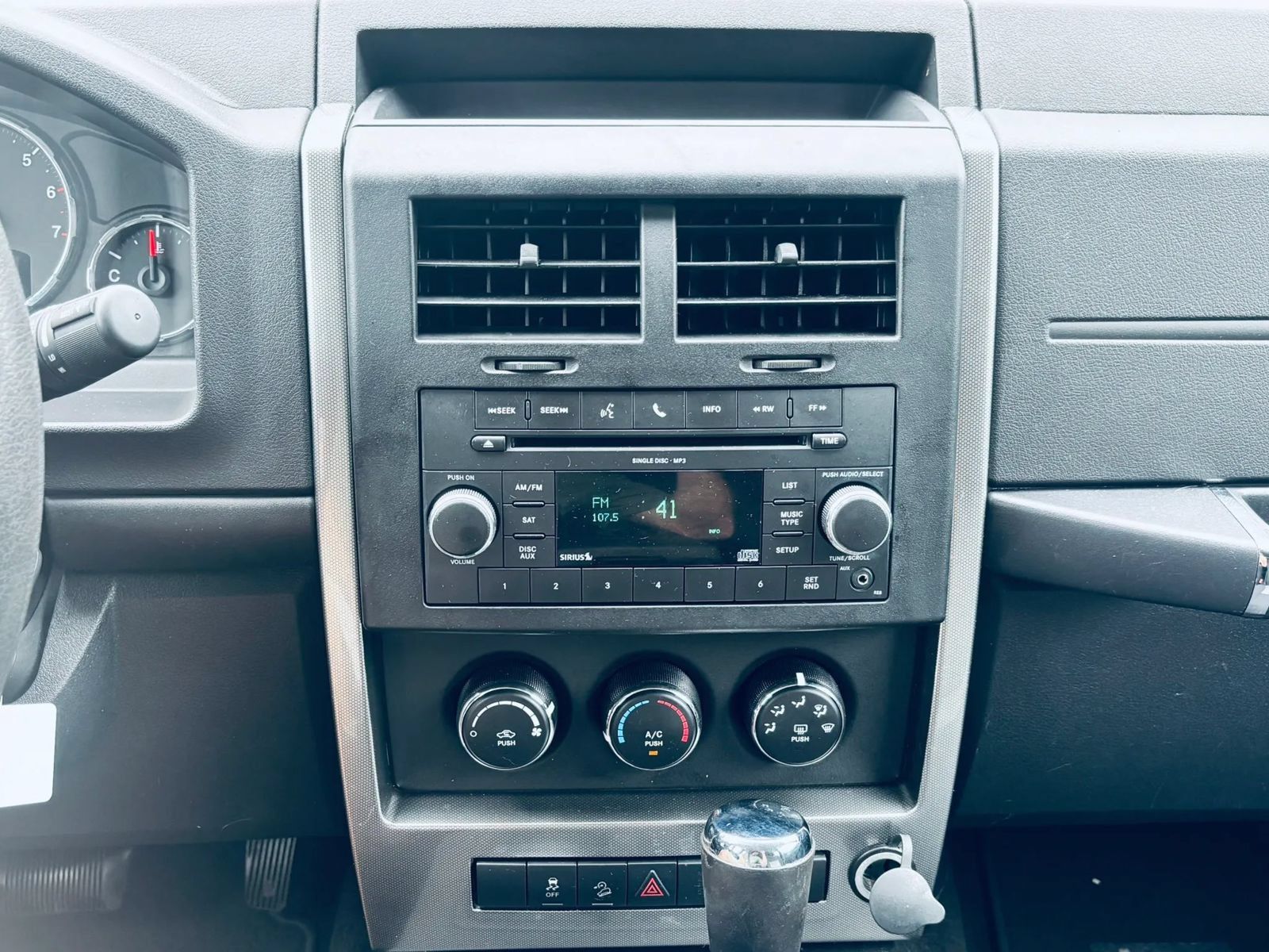 Used 2010 Jeep Liberty Sport w/ Popular Equipment Group AWD/4WD image 28