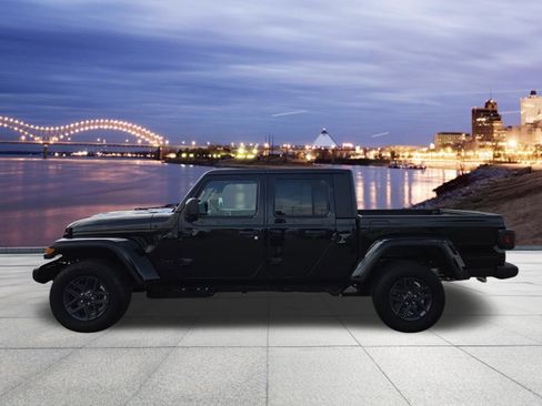 New 2026 Jeep Gladiator Sport AWD/4WD image 2