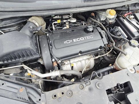 Used 2015 Chevrolet Sonic LT image 27