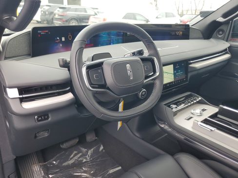 New 2026 Lincoln Navigator Reserve image 14