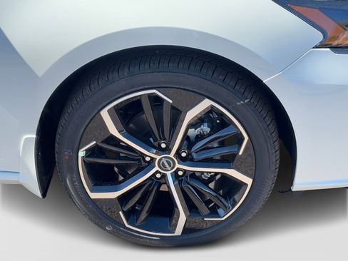 New 2025 Nissan Altima 2.5 SR w/ SR Premium Package image 8