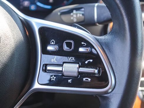 Used 2022 Mercedes-Benz GLC 300 image 31