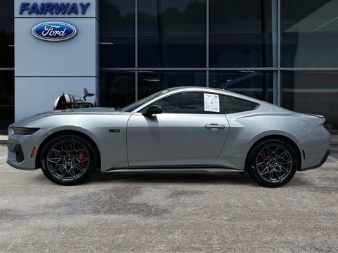 Used 2024 Ford Mustang GT Premium RWD image 7