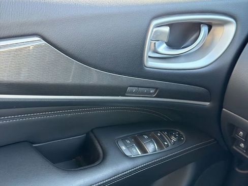 Used 2020 INFINITI QX60 Luxe w/ Essential Package image 17