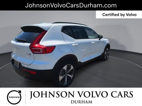 Certified 2026 Volvo XC40 B5 Plus AWD/4WD image 9