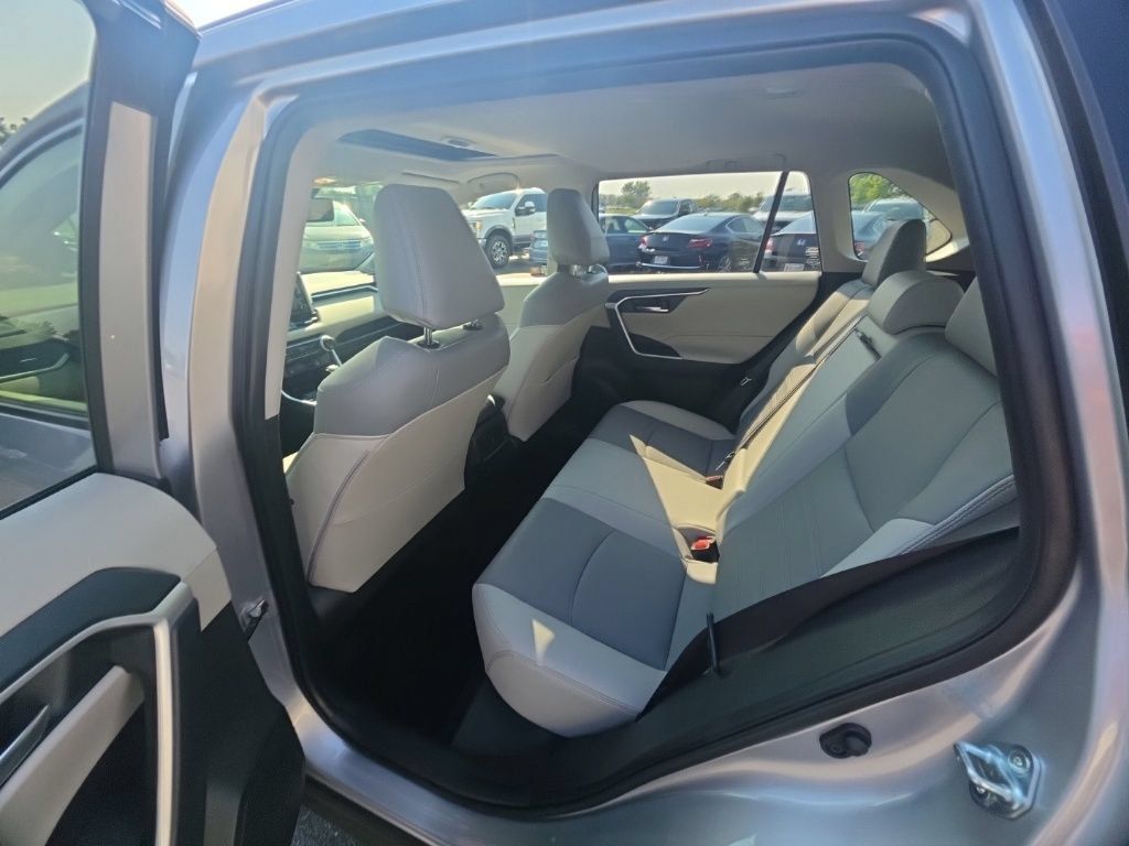 Used 2019 Toyota RAV4 XLE Premium w/ Advanced Technology Package AWD/4WD image 28