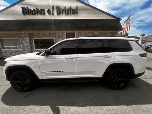 Used 2023 Jeep Grand Cherokee L Limited w/ Luxury Tech Group II AWD/4WD image 4