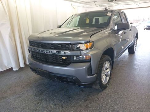 Used 2021 Chevrolet Silverado 1500 Custom image 1