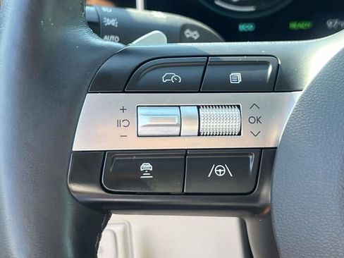 Certified 2025 Hyundai Tucson Limited AWD/4WD image 23