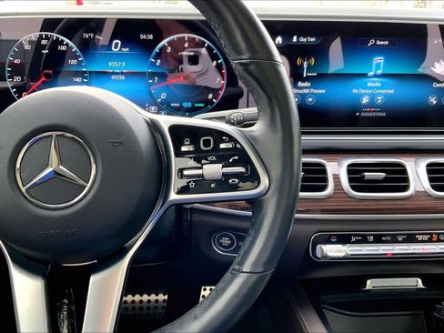 Used 2022 Mercedes-Benz GLS 450 4MATIC image 25