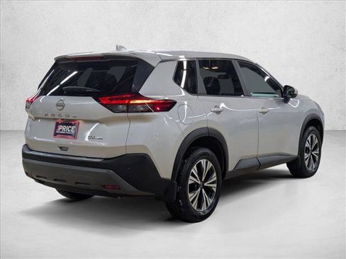 Used 2023 Nissan Rogue SV image 5
