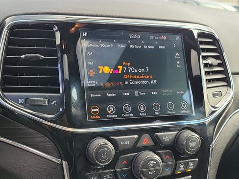 Used 2020 Jeep Grand Cherokee Limited image 26