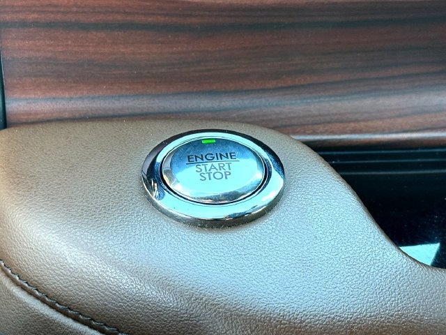 Used 2023 Lincoln Aviator Reserve w/ Equipment Group 201A RWD image 17