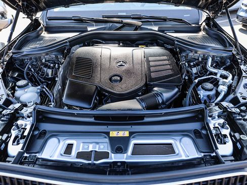 Used 2024 Mercedes-Benz GLC 300 4MATIC image 16