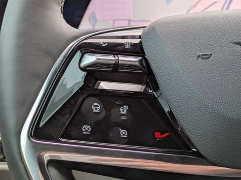 New 2026 Cadillac Vistiq Sport w/ LPO, Floor Liner Package image 32