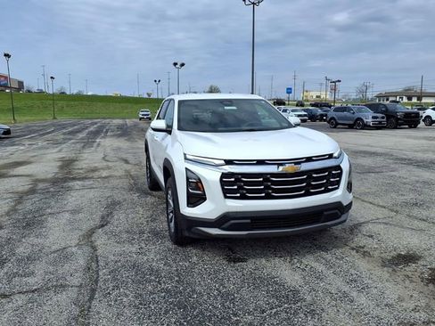 Used 2025 Chevrolet Equinox LT image 4