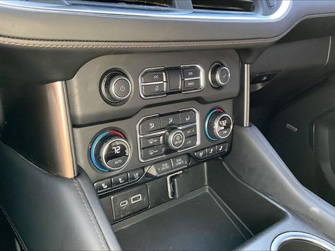 Used 2021 Chevrolet Suburban High Country RWD image 26