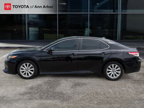 Used 2019 Toyota Camry LE FWD image 7